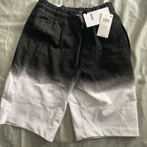 NWT UNIVIBE elastic pull-on shorts.